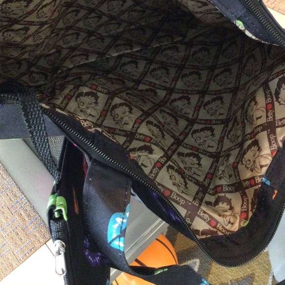 Betty Boop tote with matching coin purse - Picture 4 of 4